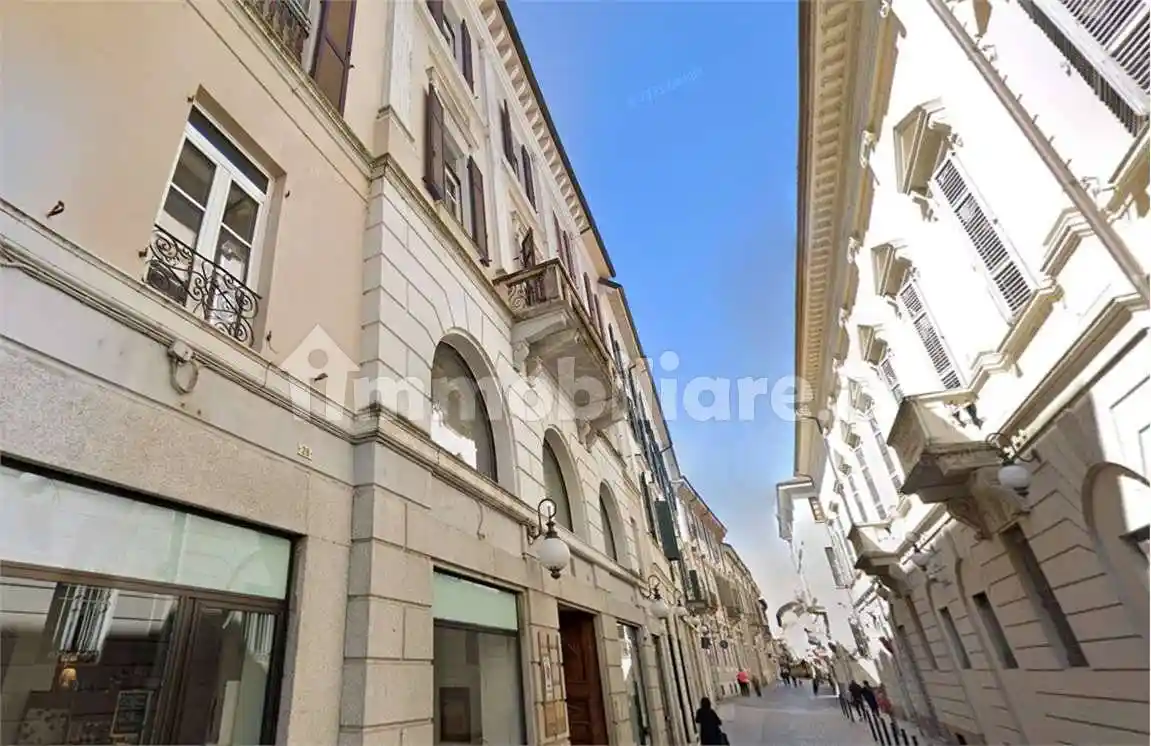 Appartamento in vendita a Novara