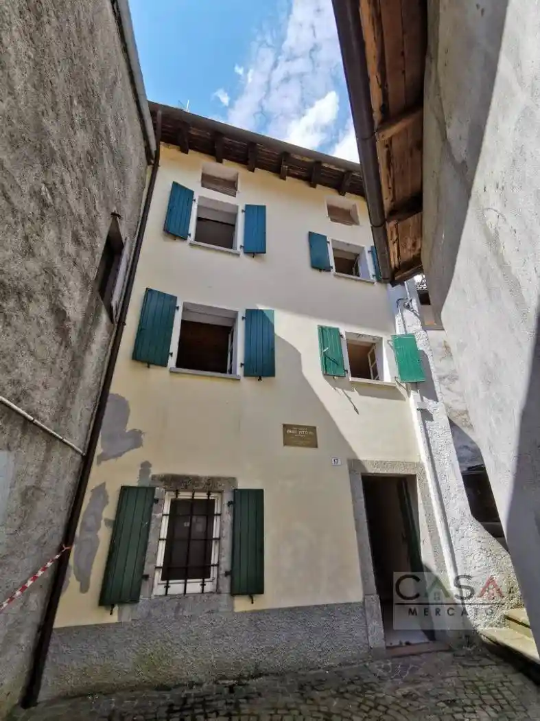 Rustico - Casale in vendita a Dogna