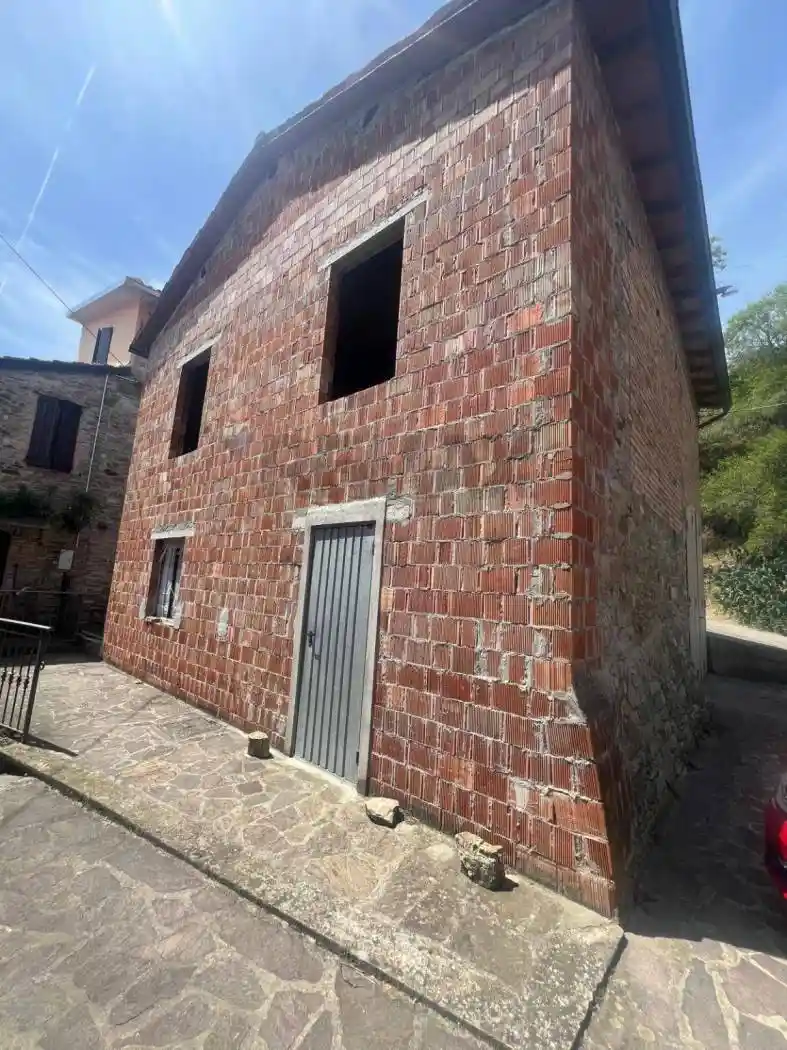 Rustico - Casale in vendita a Varano de' Melegari