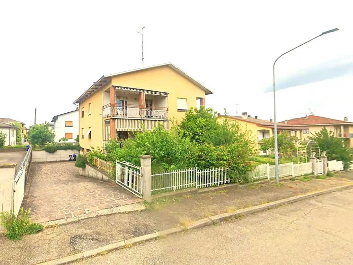 Villa in vendita a Medesano