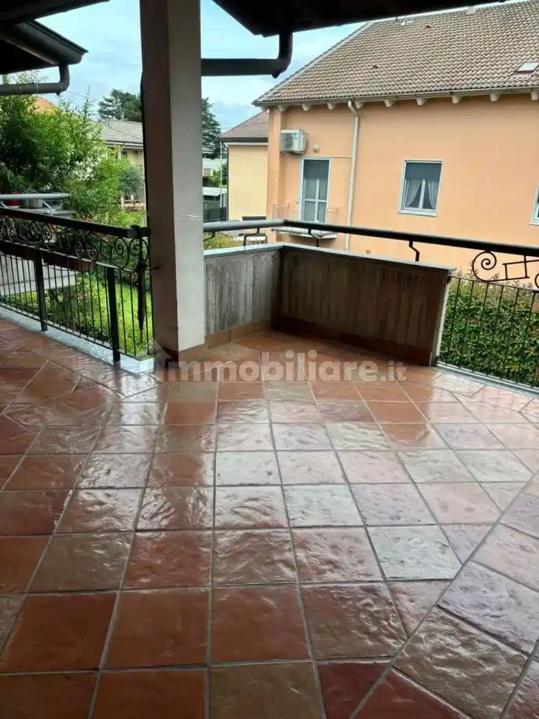 Appartamento in vendita a Trezzano Rosa