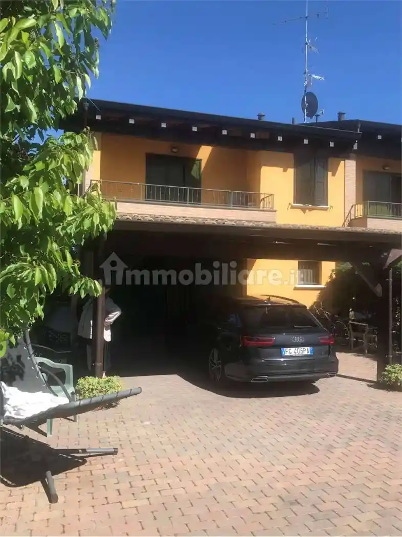 Villa in vendita a Cadelbosco di Sopra