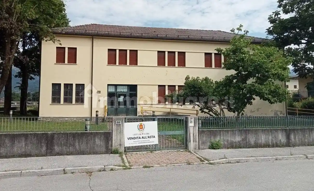 Palazzo - Stabile in vendita a Feltre