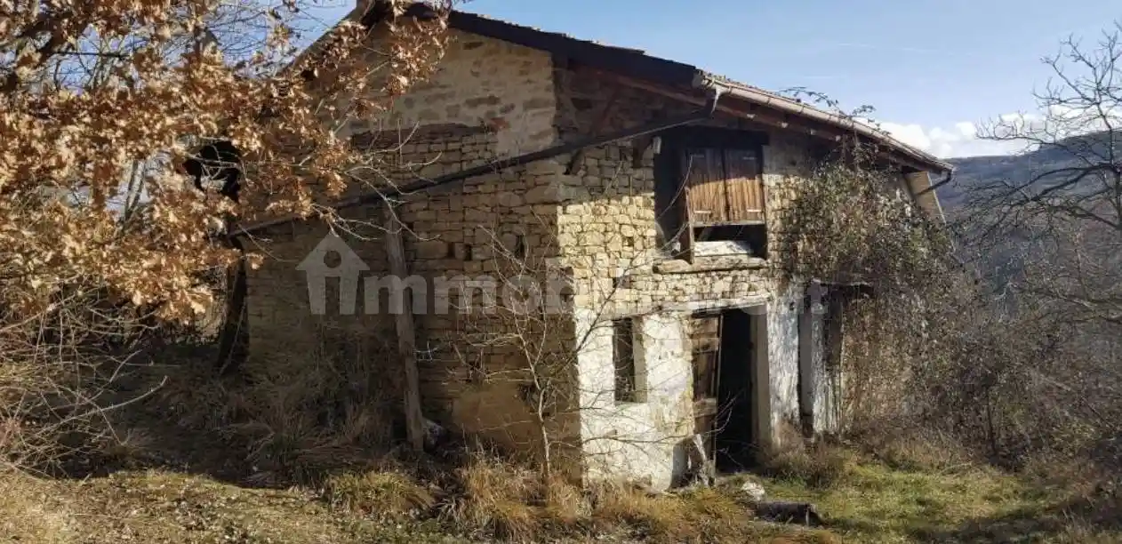 Casa indipendente in vendita a Cerretto Langhe