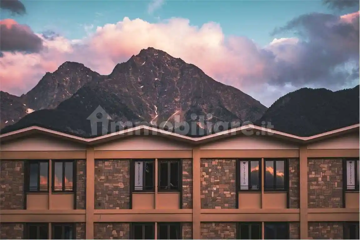 Casa indipendente in vendita a Castelnovo Ne' Monti