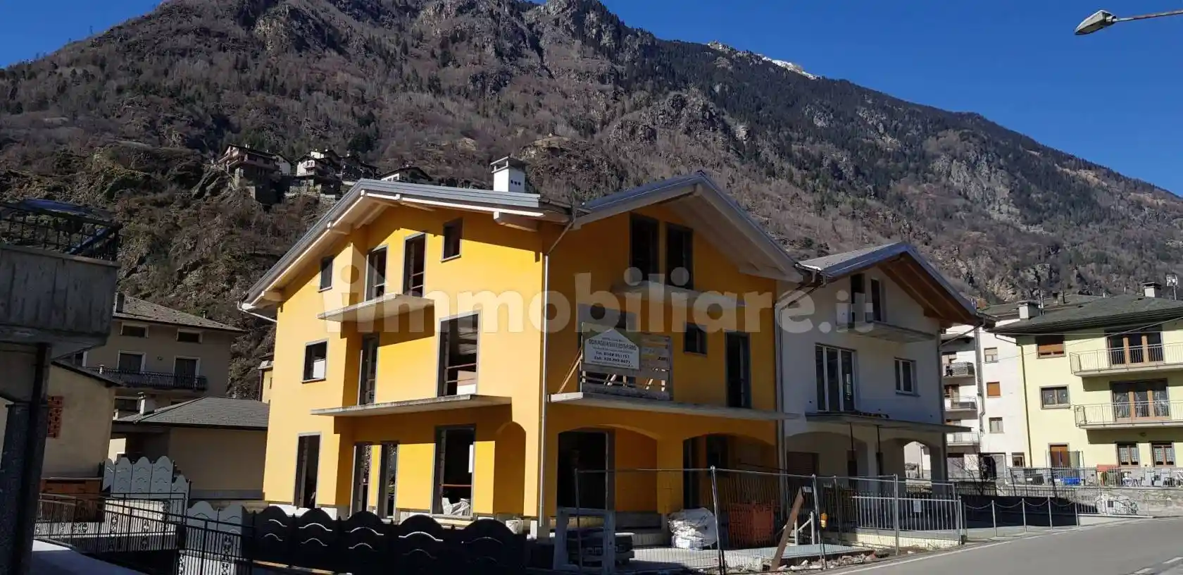 Palazzo - Edificio in vendita a Grosio