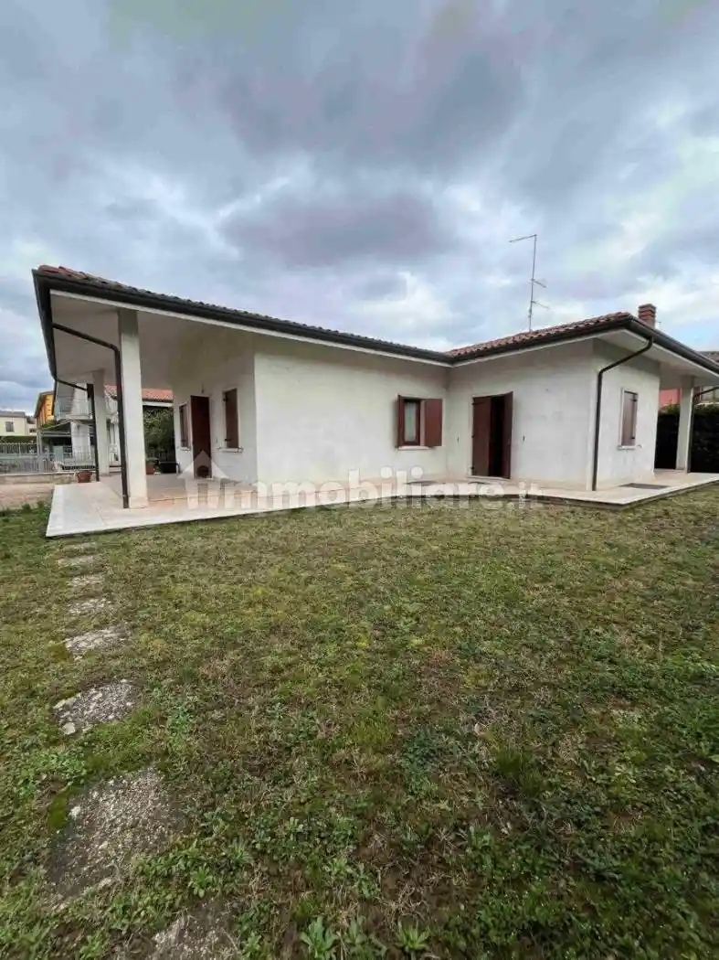 Villa in vendita a Illasi