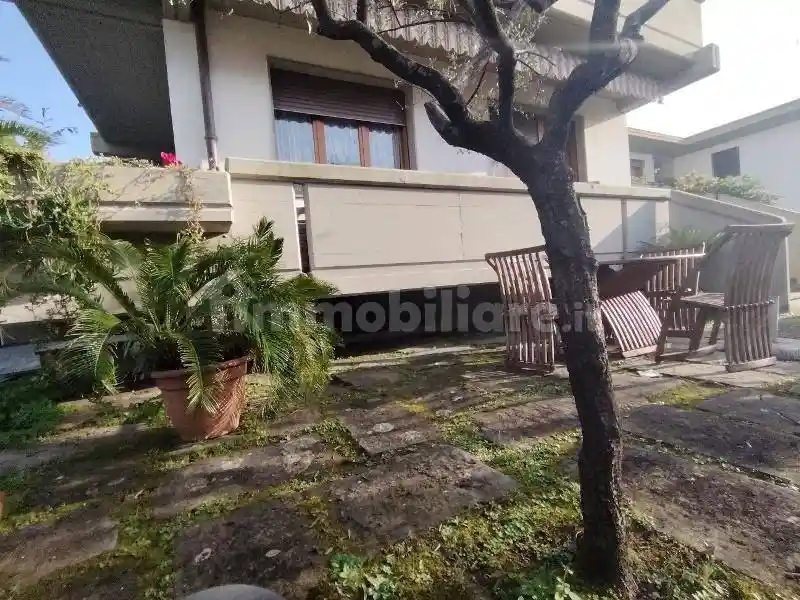 Villetta a schiera in vendita a Massa