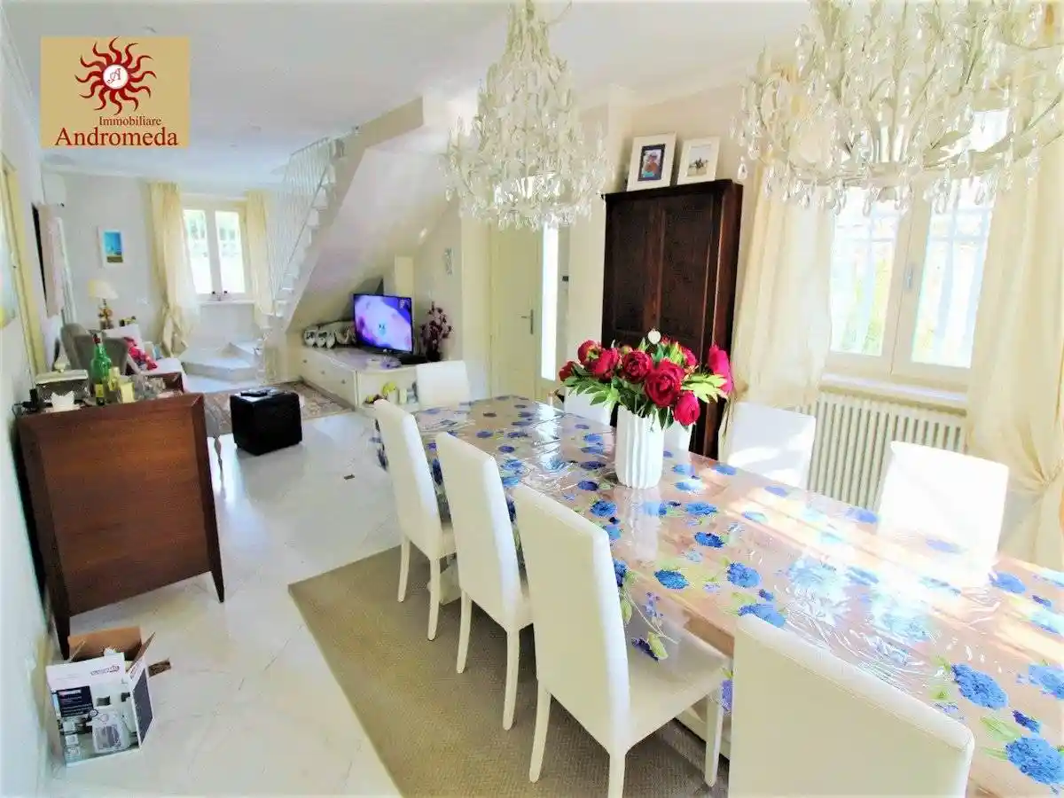 Villa in vendita a Forte dei Marmi