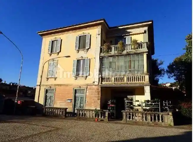 Appartamento in vendita a Laveno-Mombello