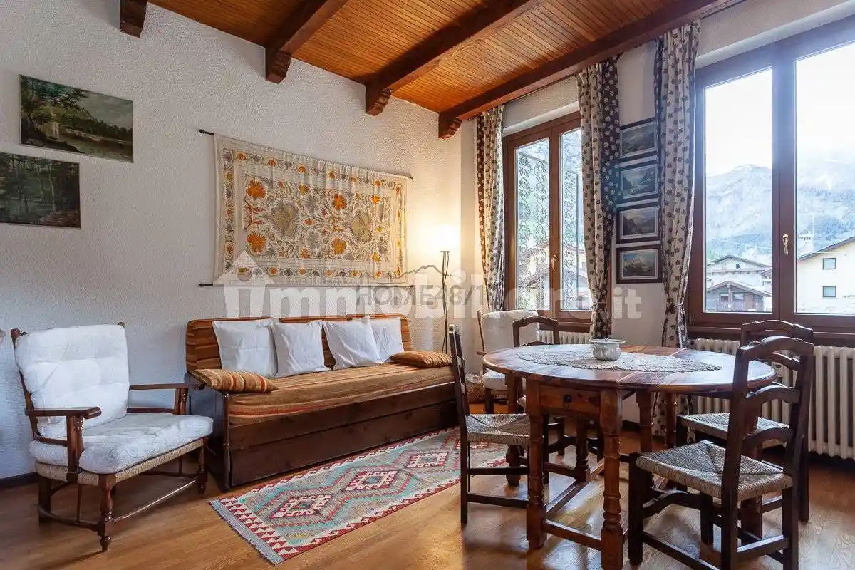 Appartamento in vendita a Courmayeur