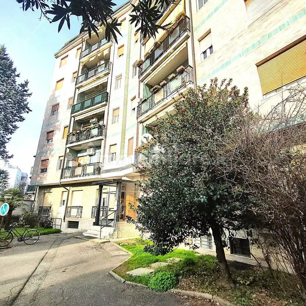 Appartamento in vendita a Caronno Pertusella