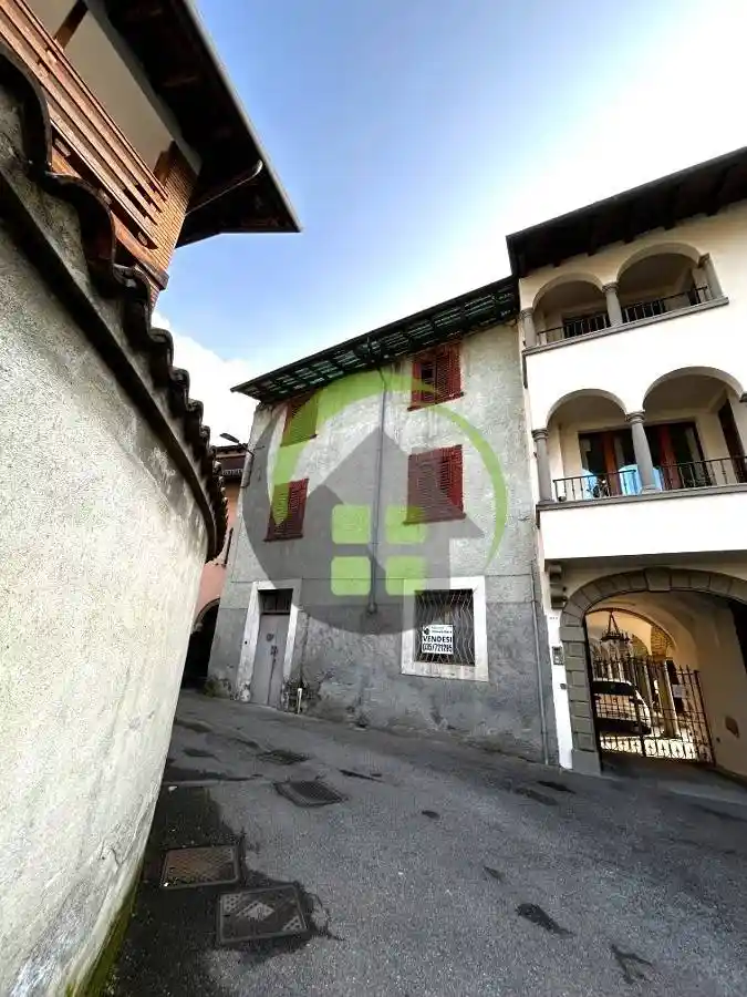 Casa indipendente in vendita a Leffe