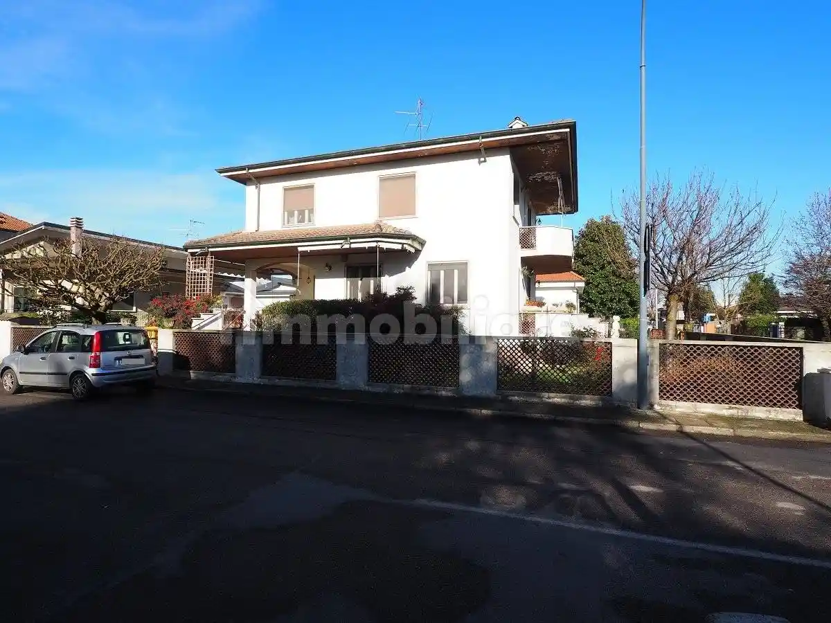 Villa in vendita a Inzago