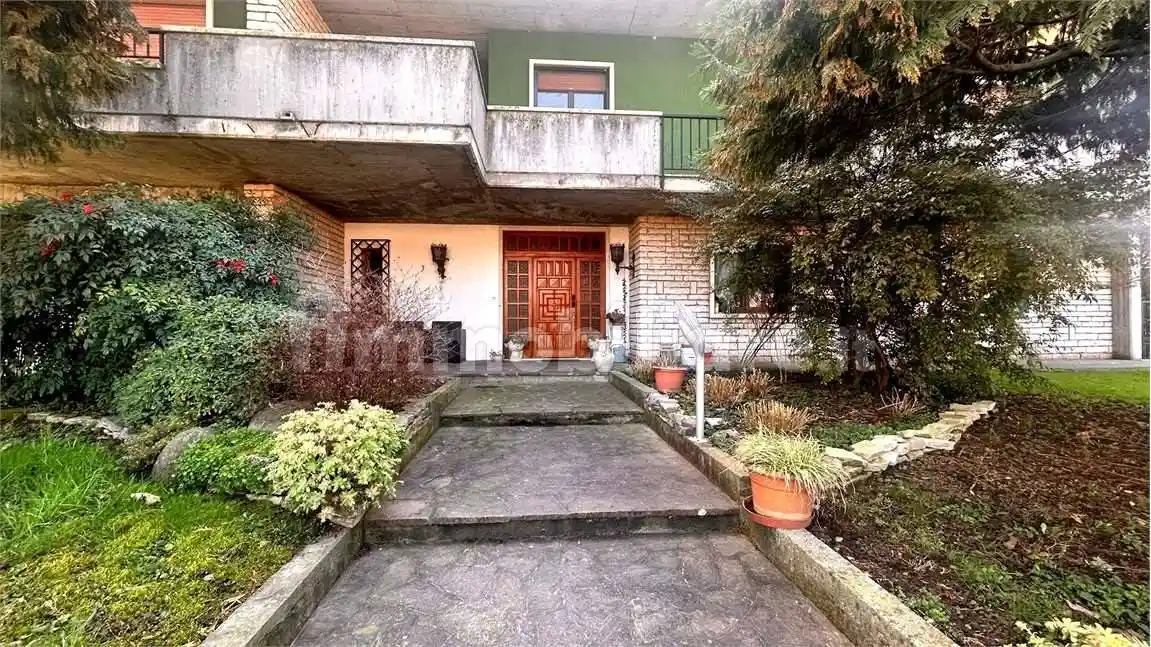 Villa in vendita a Castel d'Azzano