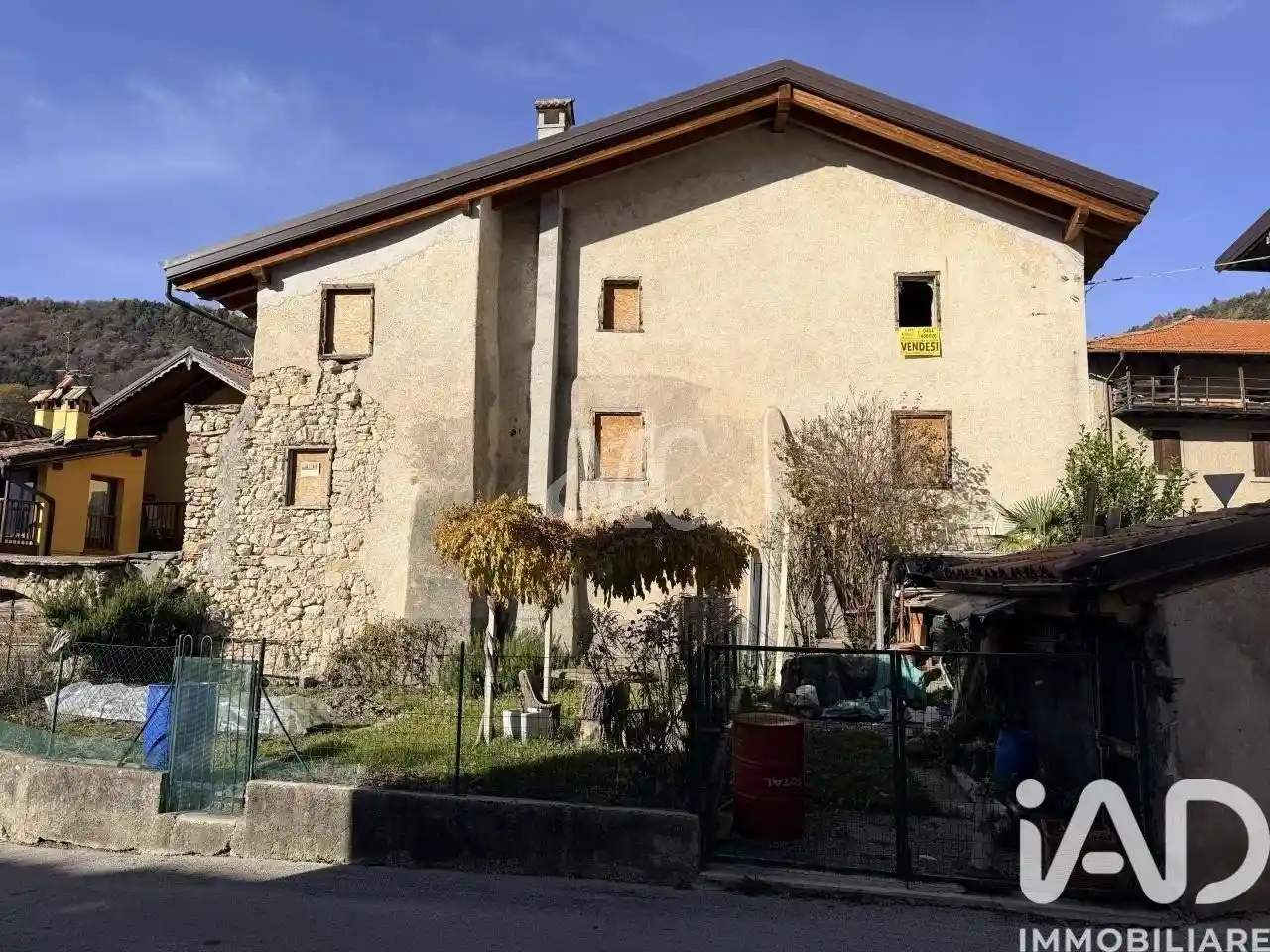 Villa in vendita a Ronzo-Chienis