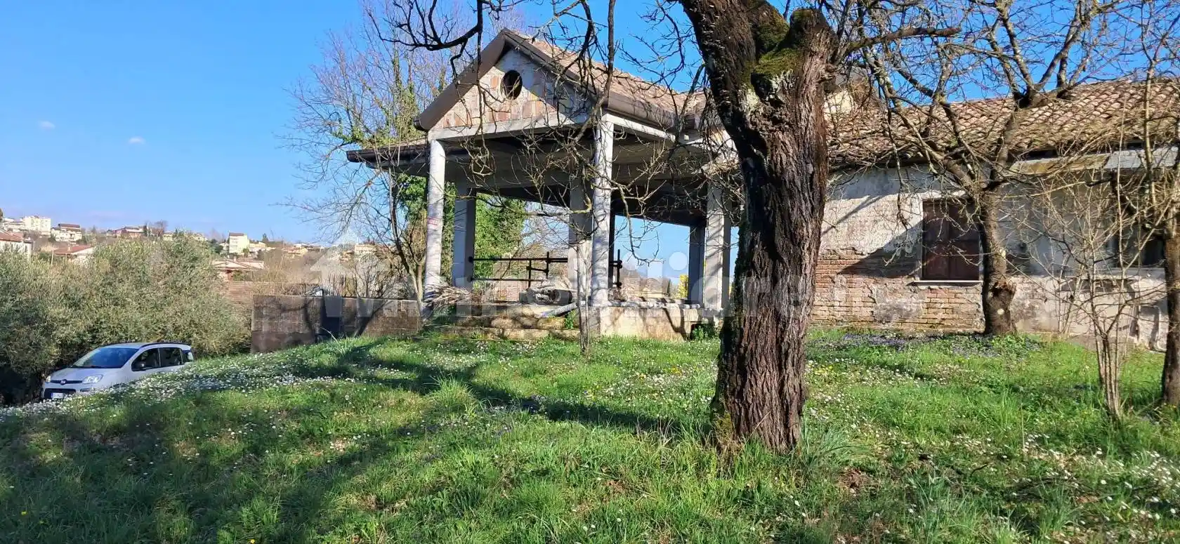 Rustico - Casale in vendita a Frosinone