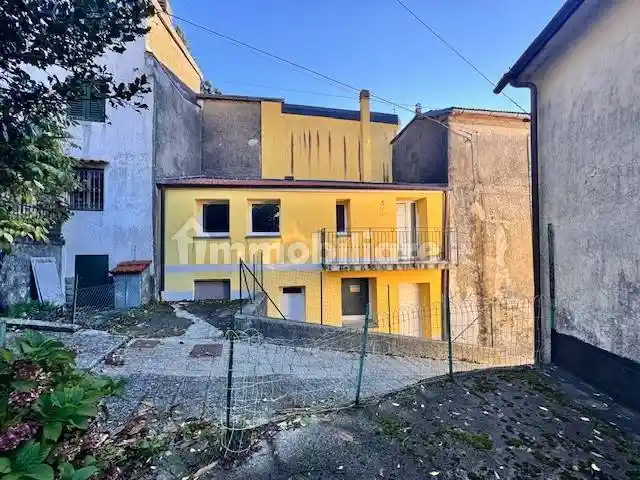 Casa indipendente in vendita a Alto Reno Terme