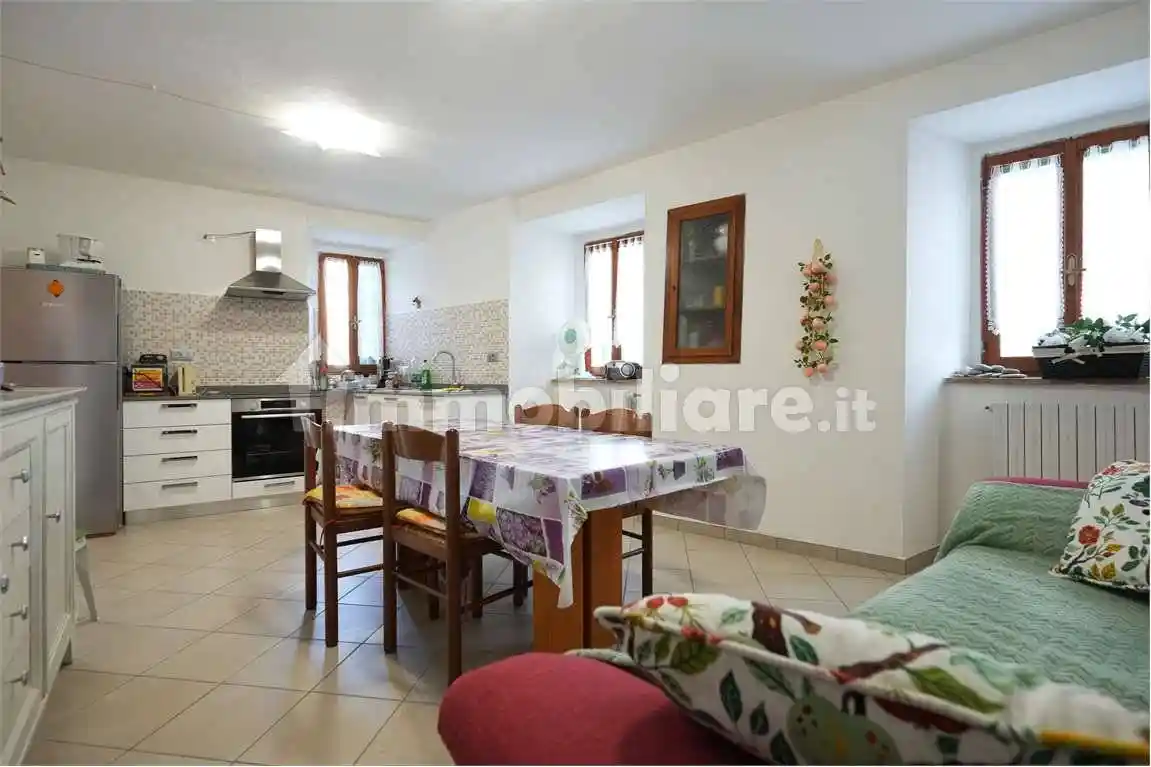 Casa indipendente in vendita a Canossa