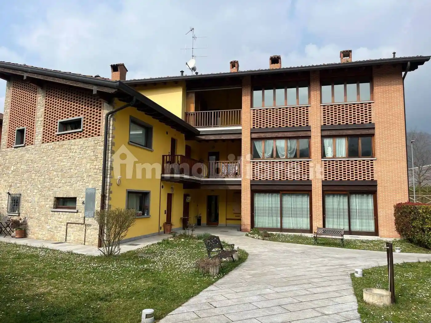 Appartamento in vendita a Entratico