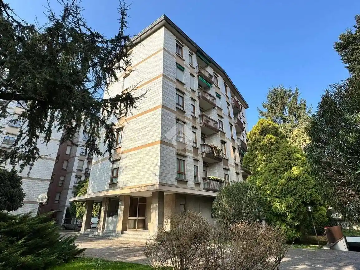 Appartamento in vendita a Monza