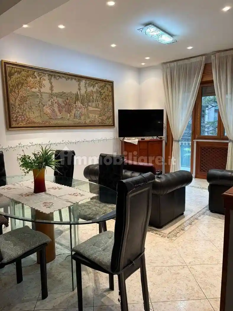 Appartamento in vendita a Napoli