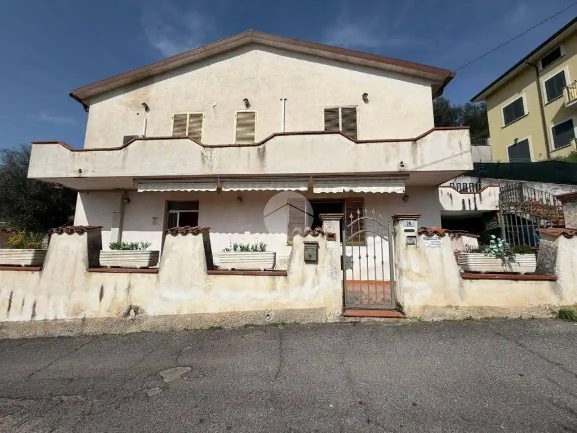 Appartamento in affitto a Fara in Sabina