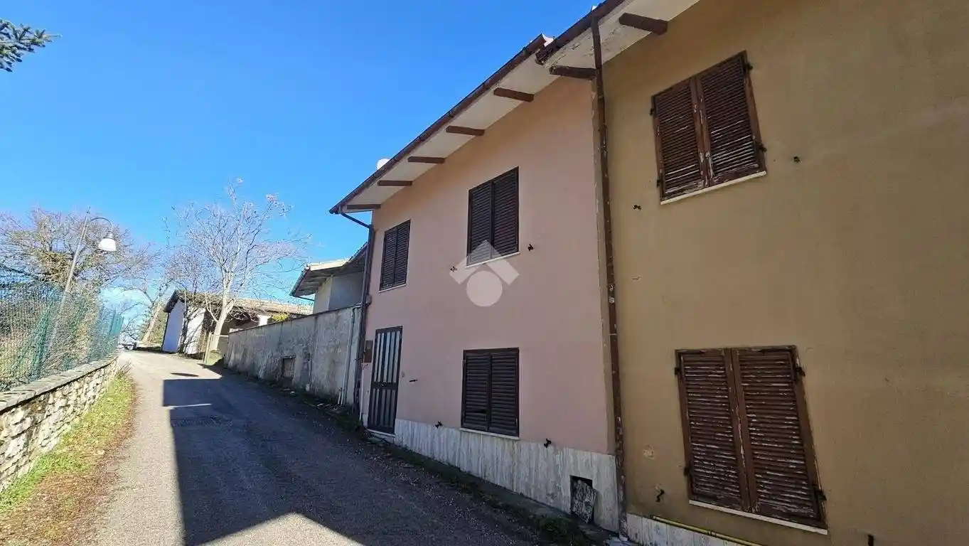 Casa indipendente in vendita a Visso