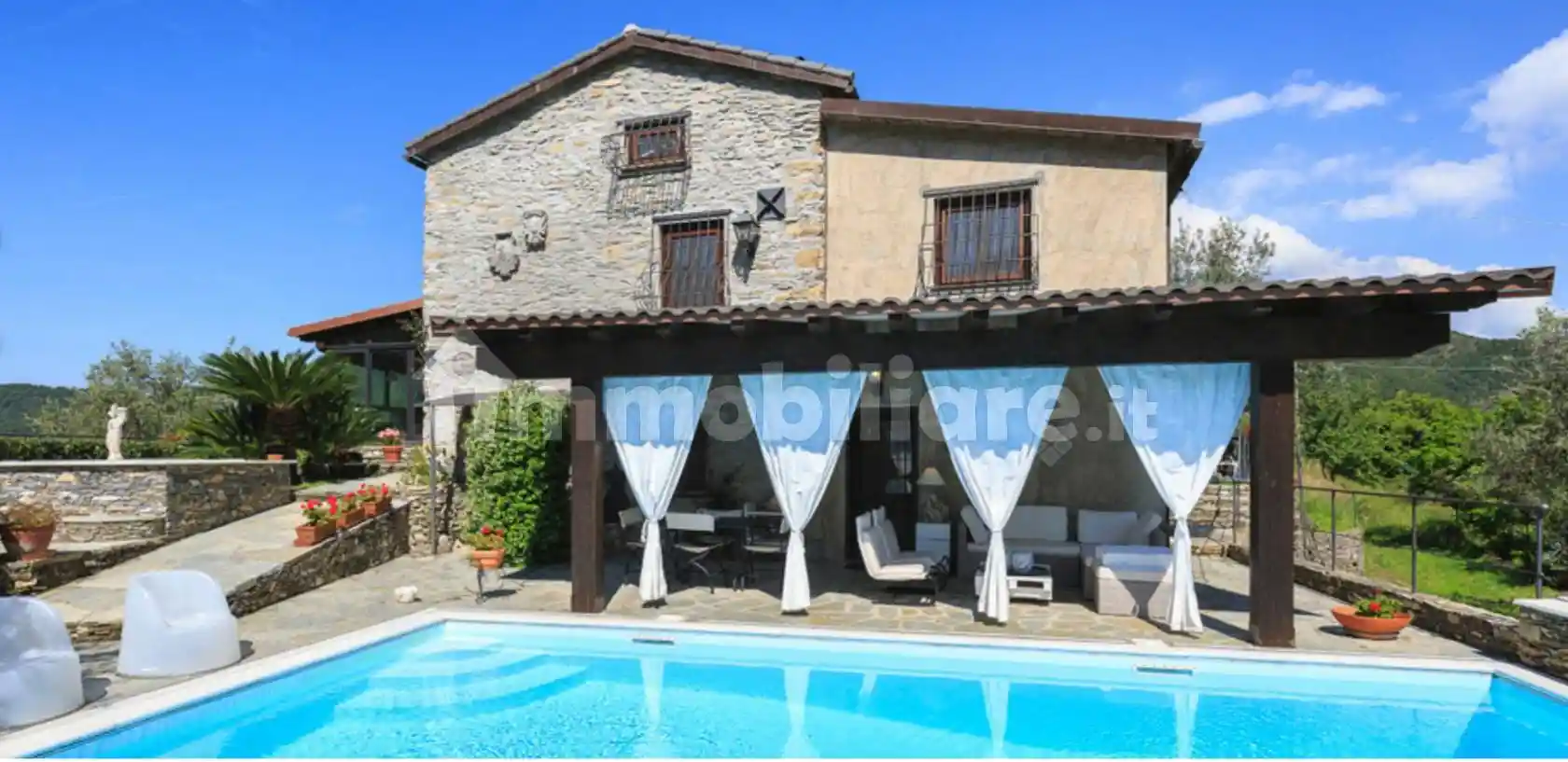 Villa in vendita a Avegno