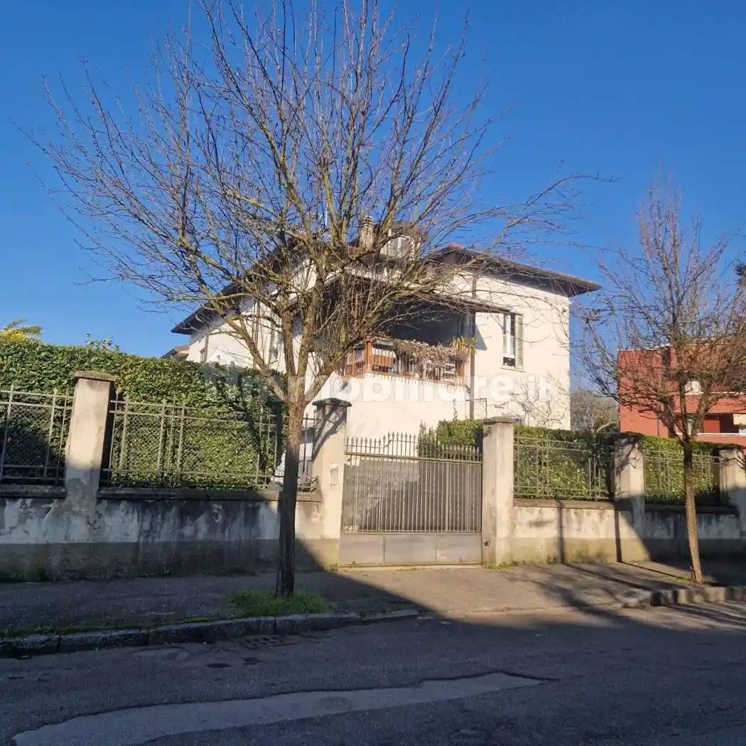 Villa in vendita a Monza