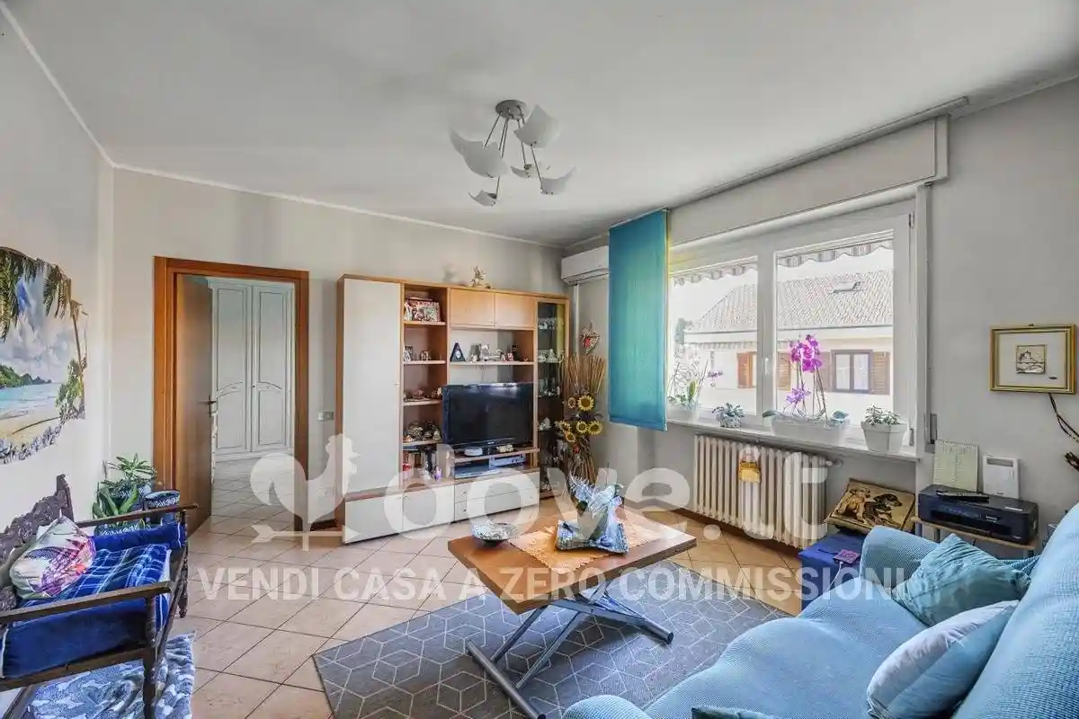 Appartamento in vendita a Buguggiate