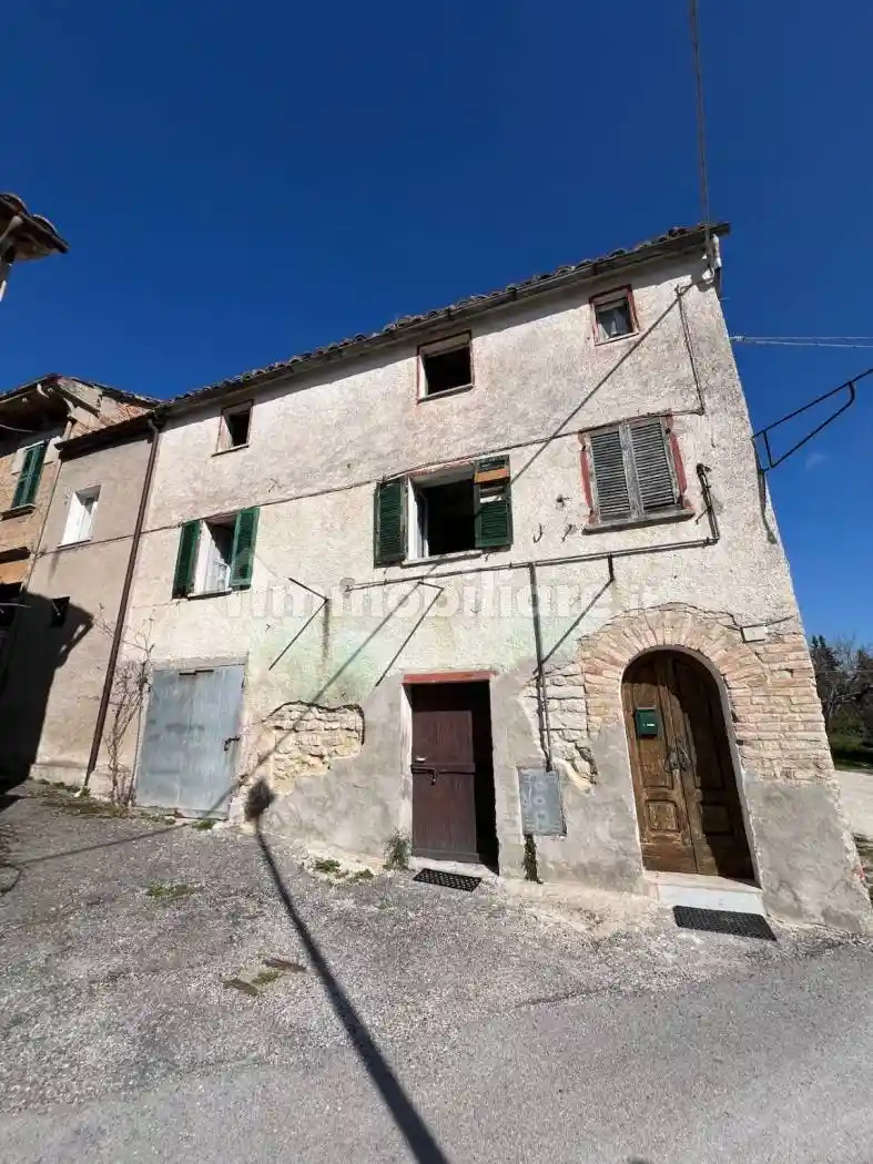 Rustico - Casale in vendita a Pergola