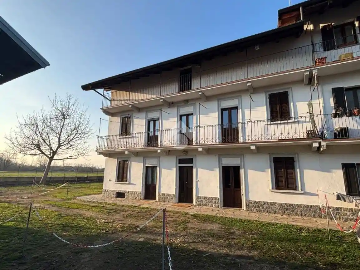 Casa indipendente in vendita a Castelletto Sopra Ticino