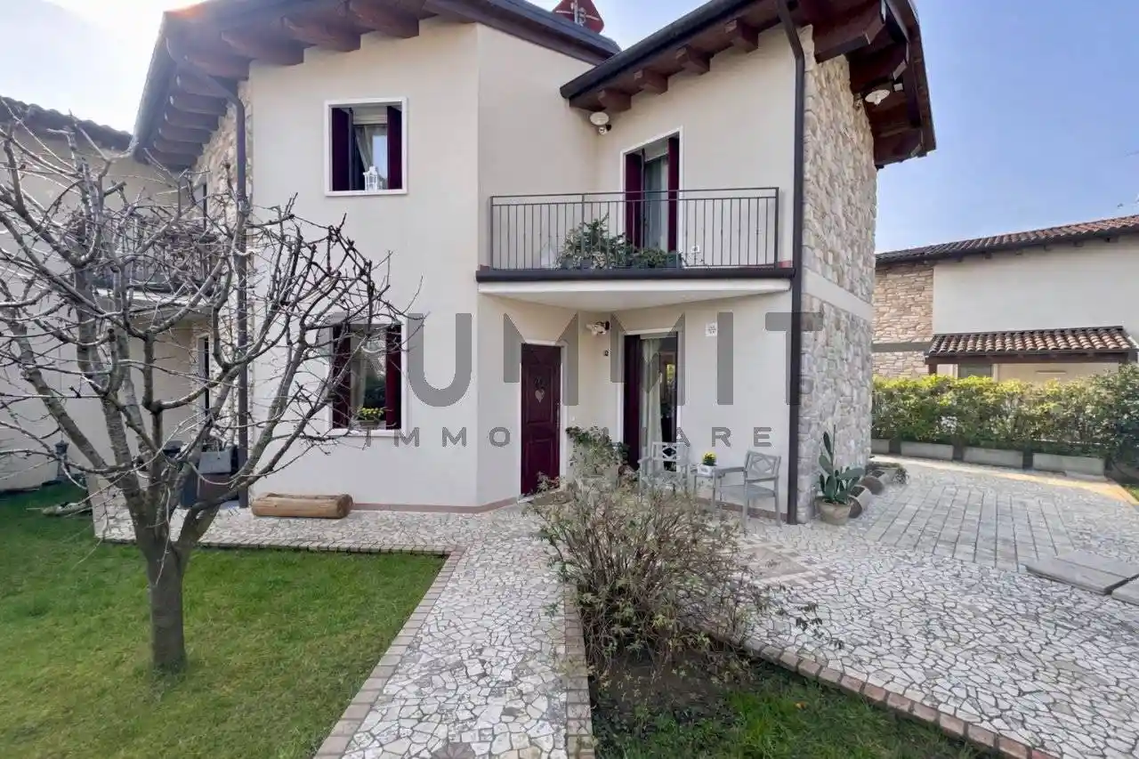 Villa in vendita a Piovene Rocchette