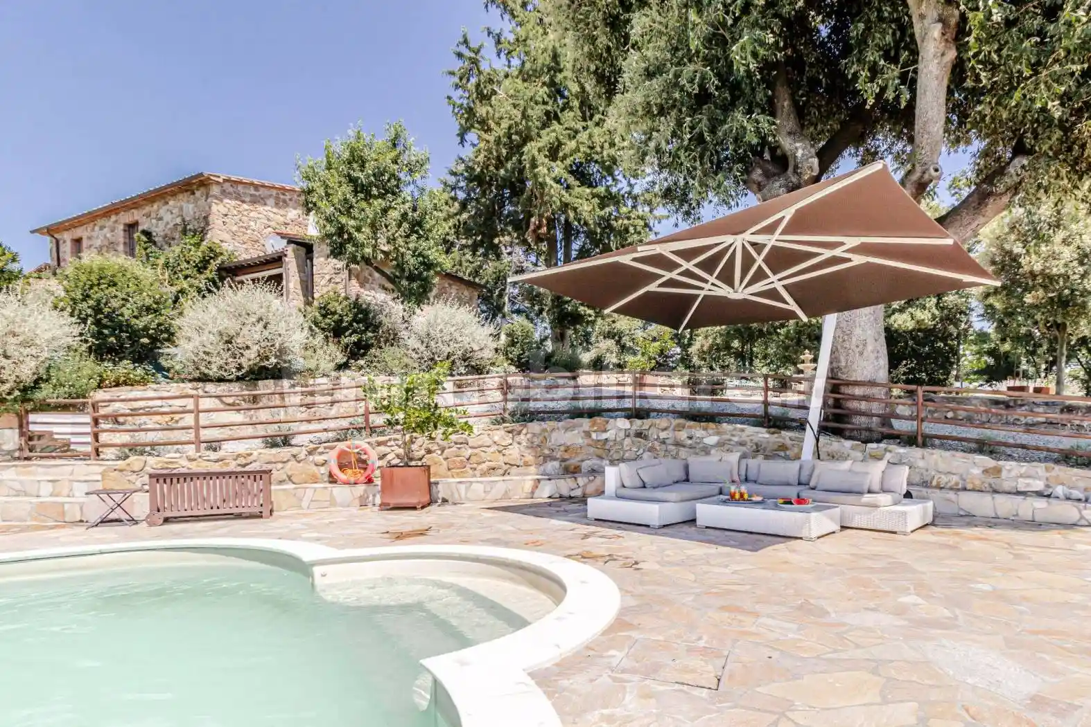 Villa in vendita a Montecatini Val di Cecina