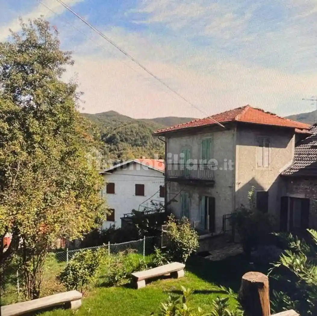 Villa in vendita a Corniglio