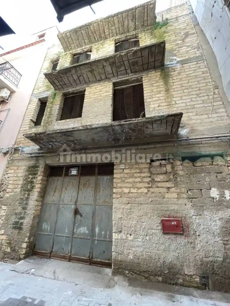 Palazzo - Edificio in vendita a Licata