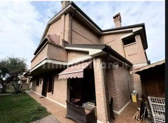 Casa indipendente in vendita a Ferrara