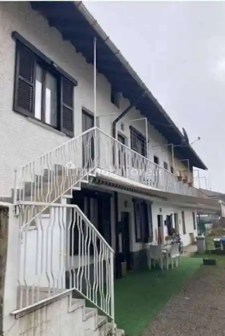 Appartamento in vendita a Oggiona con Santo Stefano