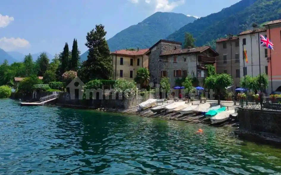 Appartamento in vendita a Claino con Osteno