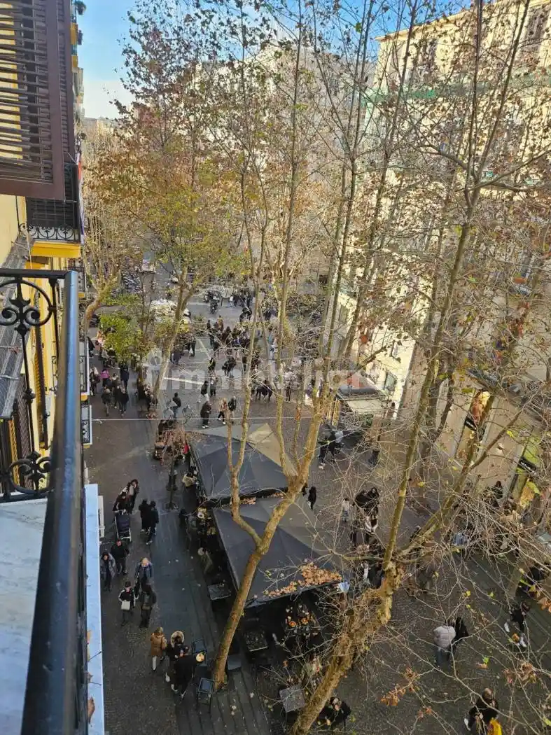 Appartamento in vendita a Napoli