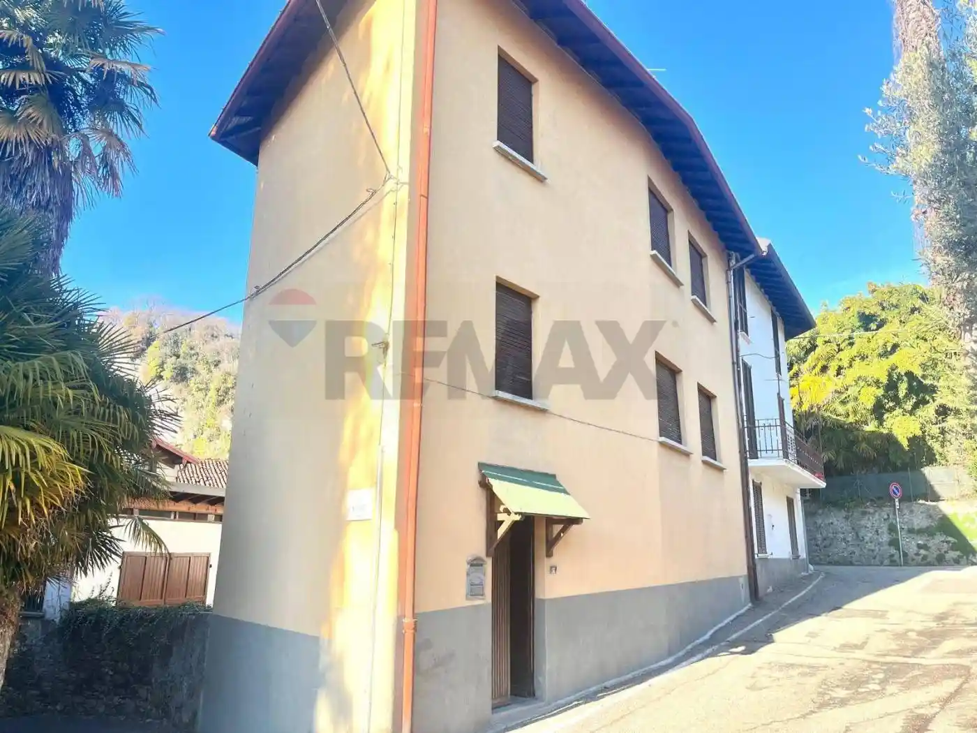 Appartamento in vendita a Leggiuno