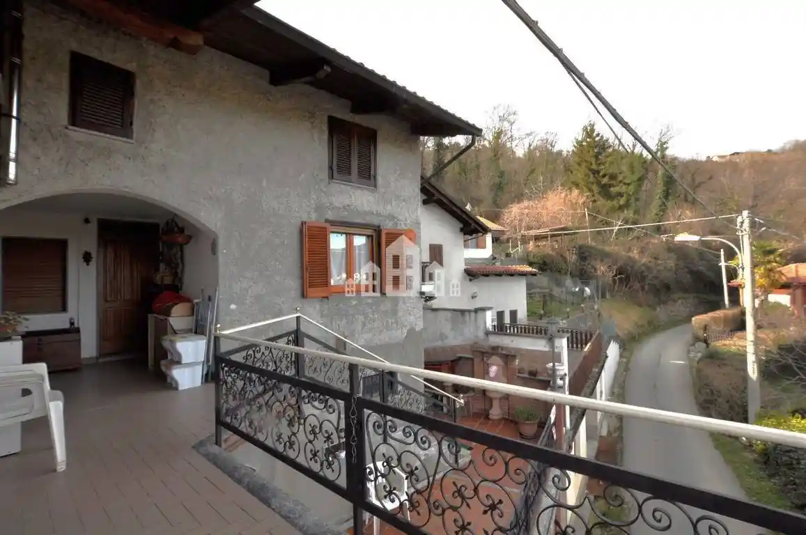 Casa indipendente in vendita a Castelnuovo Nigra