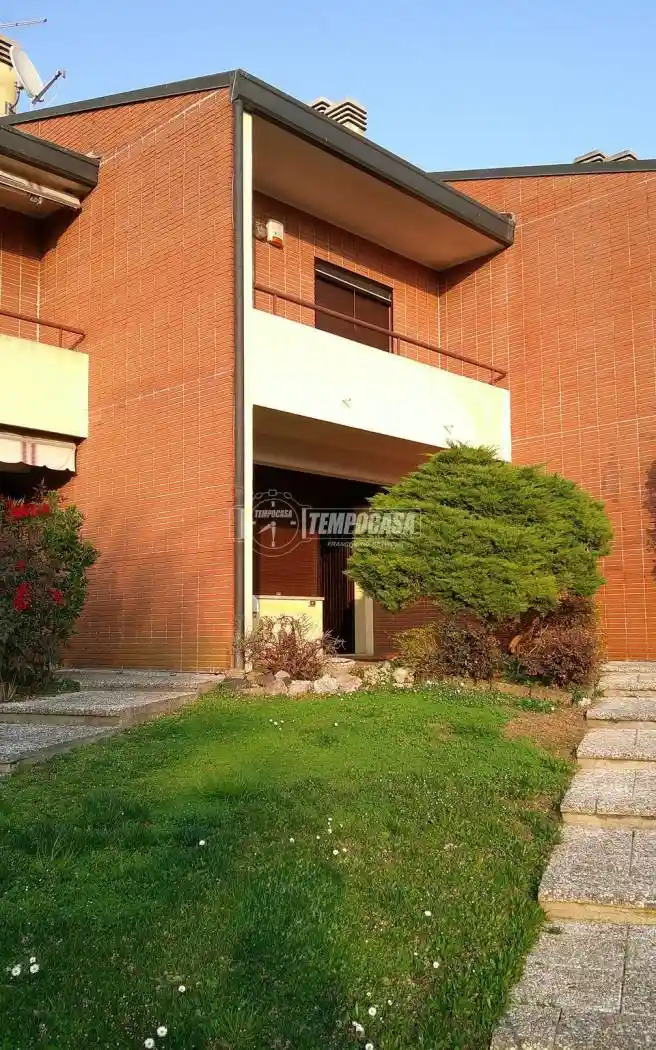 Appartamento in vendita a Monticello Conte Otto