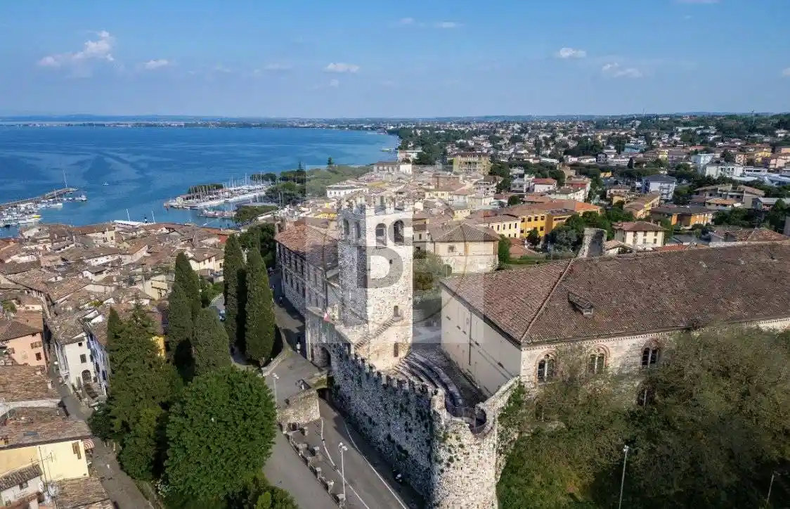 Appartamento in affitto a Desenzano del Garda