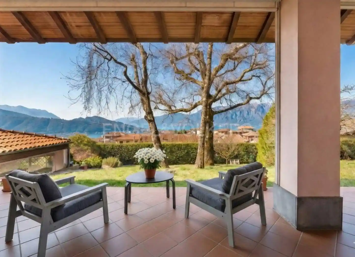 Villa in vendita a Luino