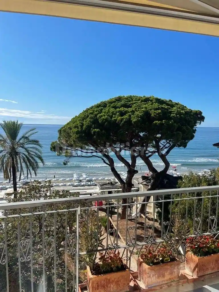 Appartamento in vendita a Alassio