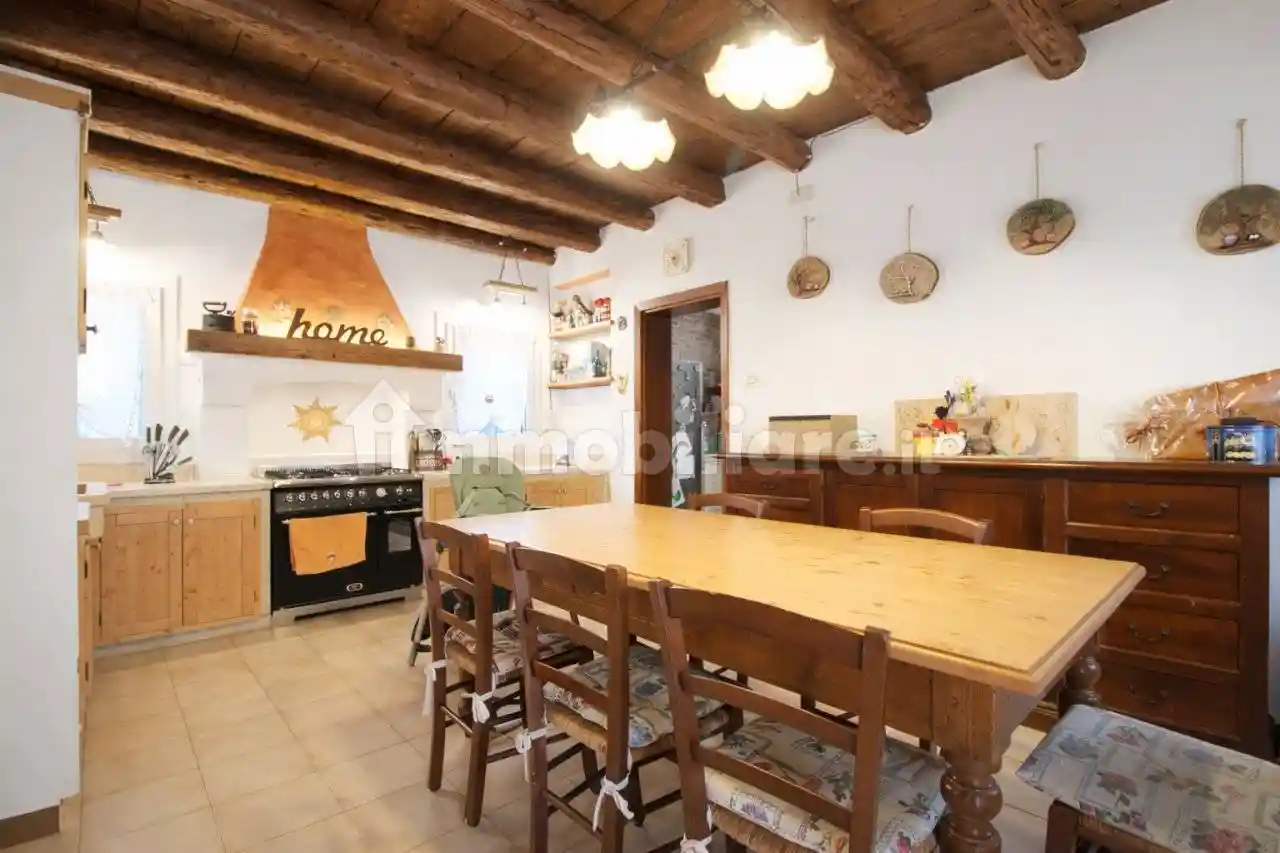 Casa indipendente in vendita a Bolzano Vicentino