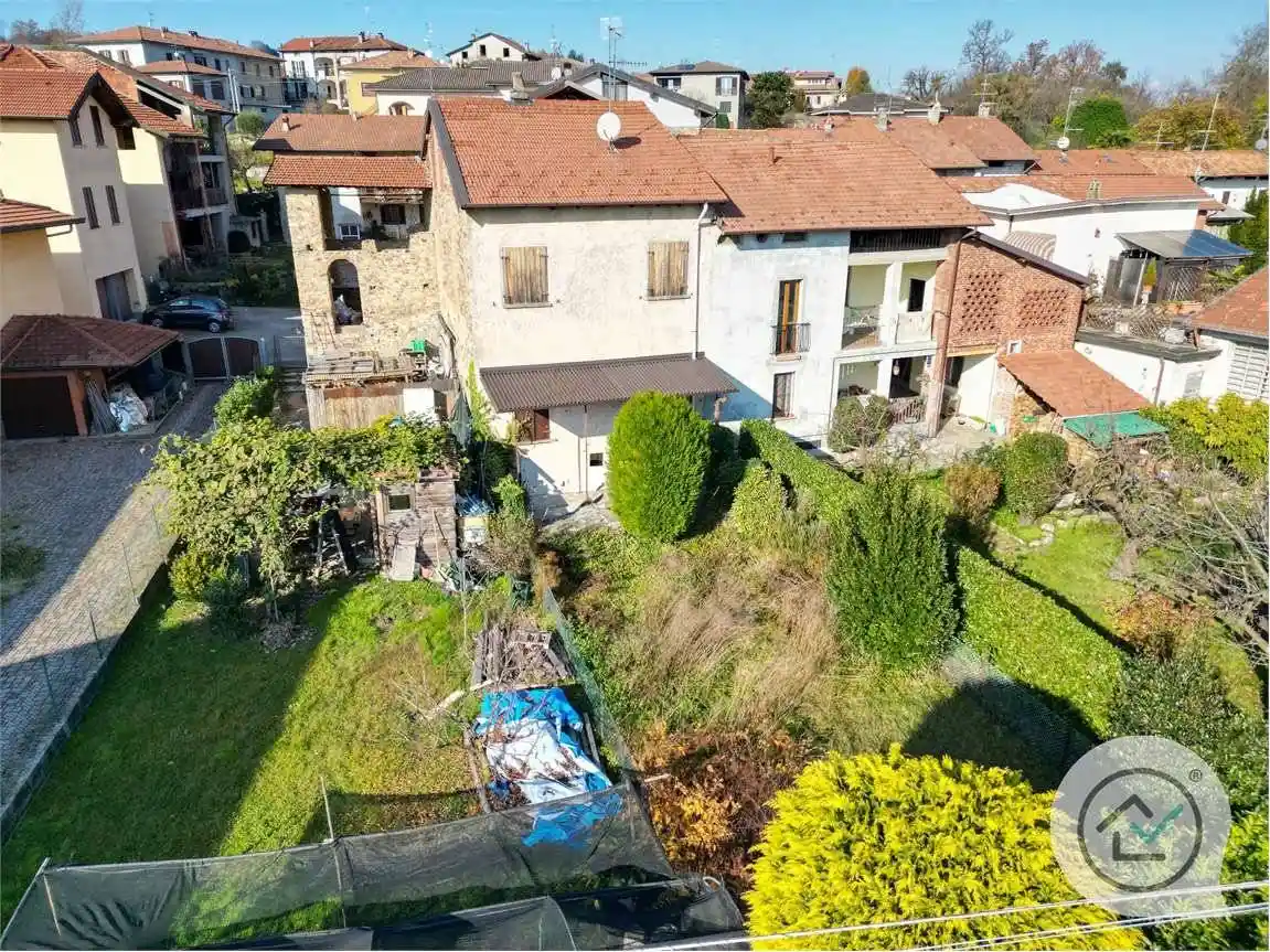 Casa indipendente in vendita a Castronno