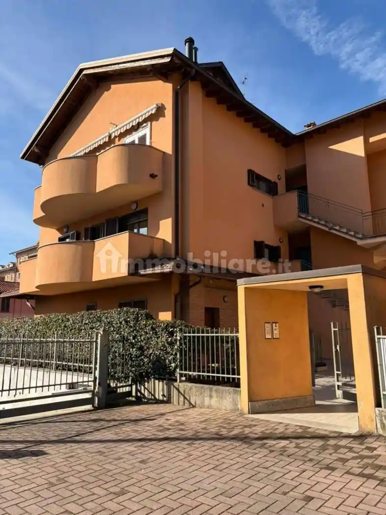 Palazzo - Edificio in vendita a Monza